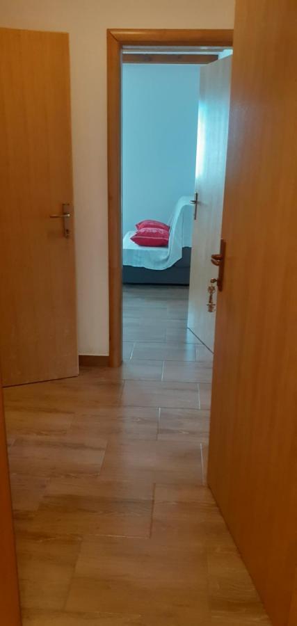 Kelk Loznati Apartment Exterior photo